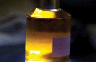 Strange Invisible Perfumes, flacon